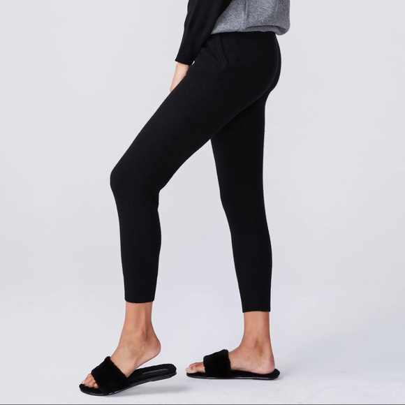 (M) Monrow Black Cashmere Sweatpants - Picture 3 of 5